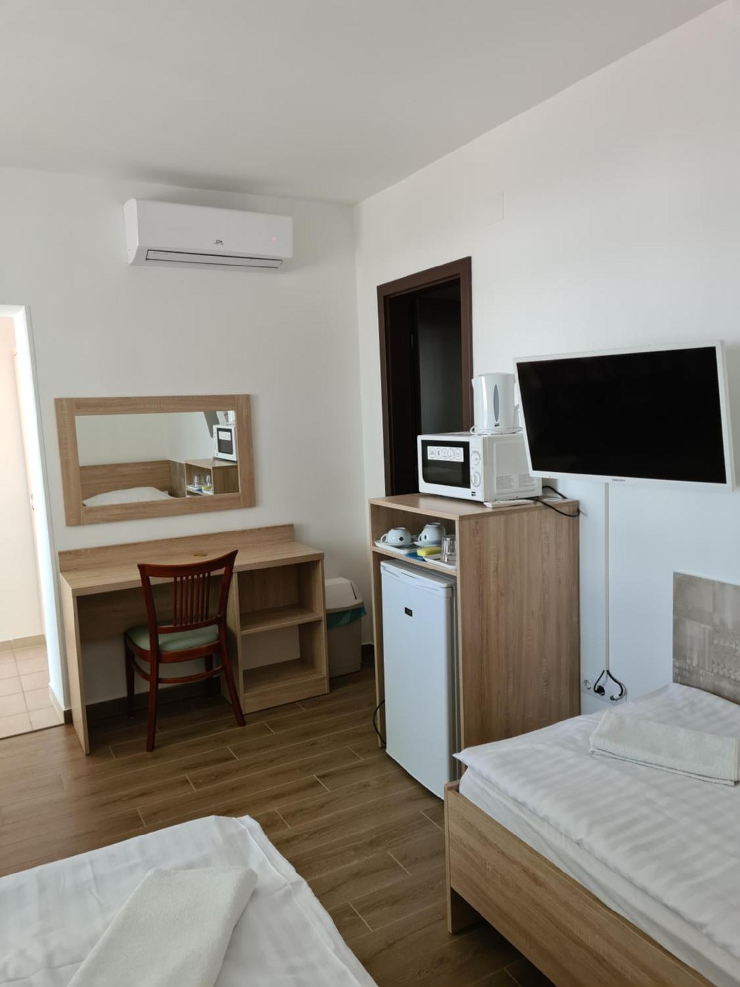 Tancsics Vendeghaz Hotel Siofok Phòng bức ảnh